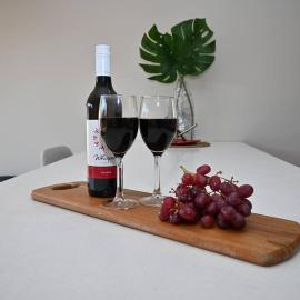 Mawson Red - Free Pool access -Onsite Parking-Netflix-5 mins to Mawson Interchange