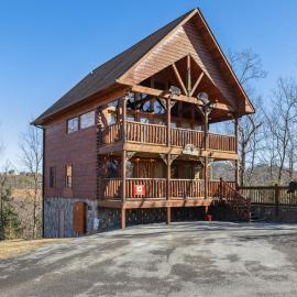 A Piece of Heaven is a Wonderful Dog-Friendly 2 Bedroom Cabin in Starr Crest Resort!, hotel a Sevierville