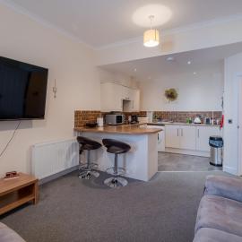 Spacious 2-Bedroom Condo With Free Parking On Site, hotel di Montrose