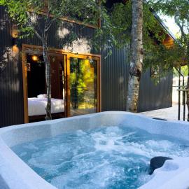 Enarbol Lodge, Hot Tube en terraza