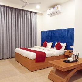 Hotel Lake View - Near Sukhna Lake