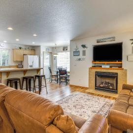 Half Mi to Beach: Rockaway Beach Home w/ Grill!