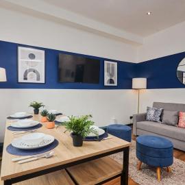 Large House Close To Leeds - Ideal For Groups, Hotel in Headingley