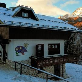 Chalet della Civetta، فندق في Pianaz