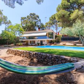 CHEZ ADELA, hotel a Almoster