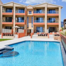 Castaway Suites - Studios Christos, ξενοδοχείο στα Λιμενάρια