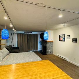 Cute Ski Condo at Base of Mt Alyeska Prime Location, hotell i Alyeska