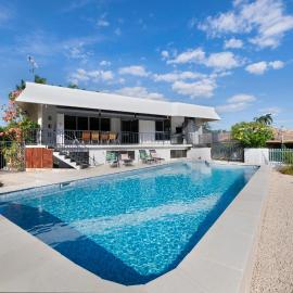 'Arafura Blue' a Poolside Family Oasis on the Coast, hotel u gradu Darvin