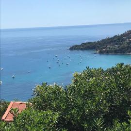 Il mare tra gli olivi, ξενοδοχείο στη Βεντιμίλια