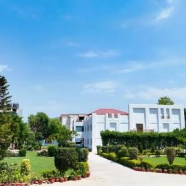 Pink Villa Boutique Hotel, hotel em Meerut