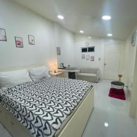 Pinkys Guest House: Allen şehrinde bir otel