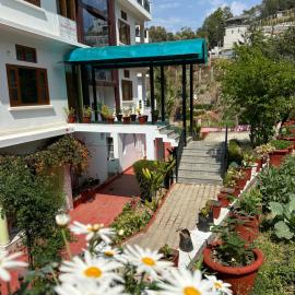 Uttaranchal Homestay、Pithorāgarhのホテル