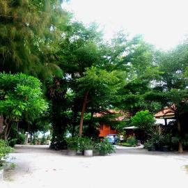 บ้านสนมณีโฮมสเตย์ Bansonmanee Homestay, hotel di Khanom