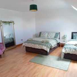 Charlestown bungalow، فندق في دوندالك