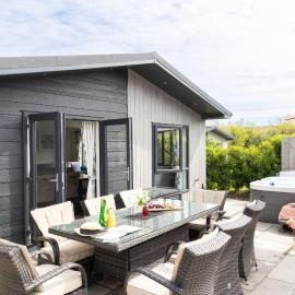 Foxglove Lodge, 31 Roadford Lake Lodges, Hotel in Lifton