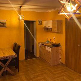 Apartman Pineta، فندق في Dobroselica