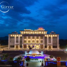 The Girvar Hotel, Barr, hotel en Beāwar