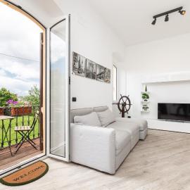 Spacious 3-Bedroom Apartment - 10 Min to City Center & 5 Min to Gaslini Hospital by car