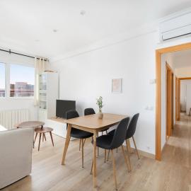 Viesnīca Amazing 3bdr Apt In Cornella 1 Mins From Metro pilsētā Kornelja de Ļobregata