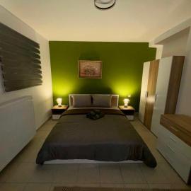 Ifigeleni studios، فندق في Ária