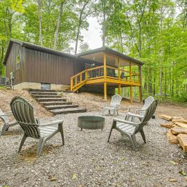 7 Mi to Hocking Hills State Park: Family Home!