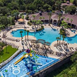Fabulous 3 Bedroom Condo 2 miles from Disney, hotel in Orlando