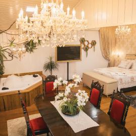 Pousada do Garden, Suíte Romântica, hotel in Trombudo Alto
