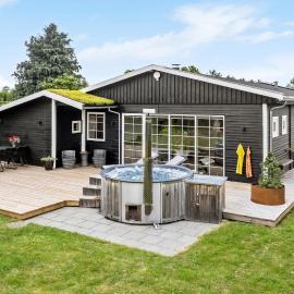 Nice Home In Kirke Hyllinge With Wifi, hotel in Kirke-Hyllinge