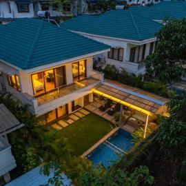 ELIVAAS 3 BHK with Pvt Pool - Azalea, viešbutis mieste Siolim