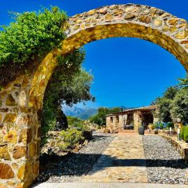 Super cosy house with private pool and amazing view, hotel a Alozaina