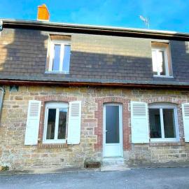 Maison de village entièrement rénovée et très grand jardin