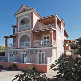 Theodosia Apartments, hotel ad Agios Stefanos