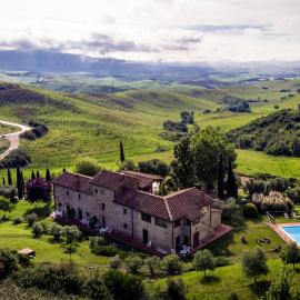 LUCERTOLA Tuscan Country Retreat