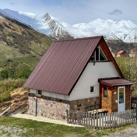 Cottage Gudauri، فندق في غودواري
