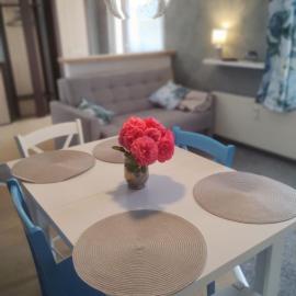 Stara Stajnia Moszyce - Apartament w Dolinie Baryczy, hotel en Twardogóra