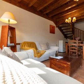 Apartamentos Rurales San Feliz, hotel u gradu Pola de Lena