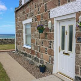 Bella's Beach Cottage, hotel in Fraserburgh