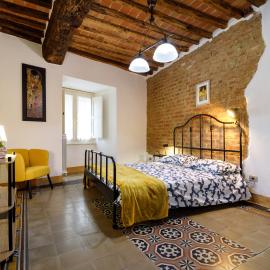 GuestHost - Castellare degli Ugurgieri Central Apt