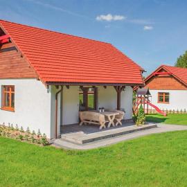2 Bedroom Beautiful Home In Krzeszna, hotel in Krzeszna
