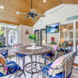 Home Sweet Home' w/ Private Pool + Patio!, hotel in Knoxville