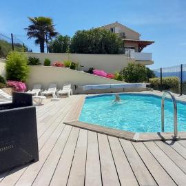 Gîtes Sassone, piscine, jacuzzi et vue mer panoramique sur Ajaccio, hotel in Alata