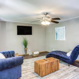 Lake Erie Family Getaway in Amherst: Pets Welcome!، فندق في Amherst