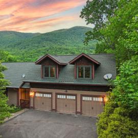 Stunning Mtn Views Hot Tub Movie Theater Game Room
