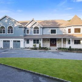 The President Mansion Luxurious 7BR Family Retreat, Hotel in Bay Shore