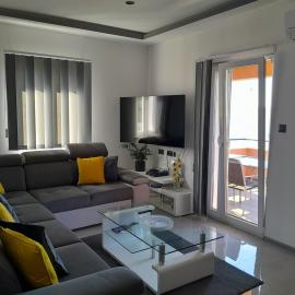 Apartments with parking space Omis - 23229, hotell i Omiš