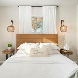 The Southern Sapphire - A Cozy Lake View Getaway, hotel in Granbury