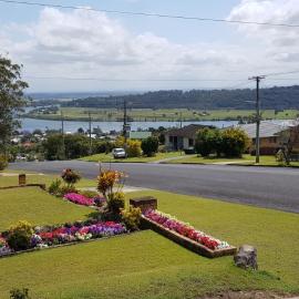 Beautiful river view guesthouse, hotel i Maclean