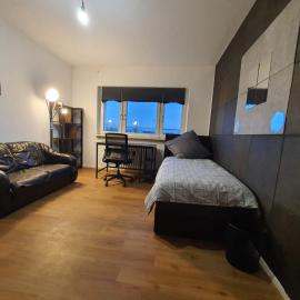 Möbiliertes Zimmer in 2er Wohngemeinschaft in Rüsselsheim, Hotel in Haßloch
