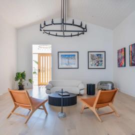 Casa del Candelabra - Light-Filled Luxury Retreat Minutes from Town, Hotel in Bellbrae