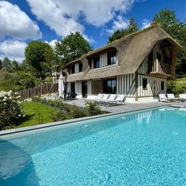 Villa Pier'Art - Piscine Jacuzzi Tennis Vue Mer, hotel en Touques